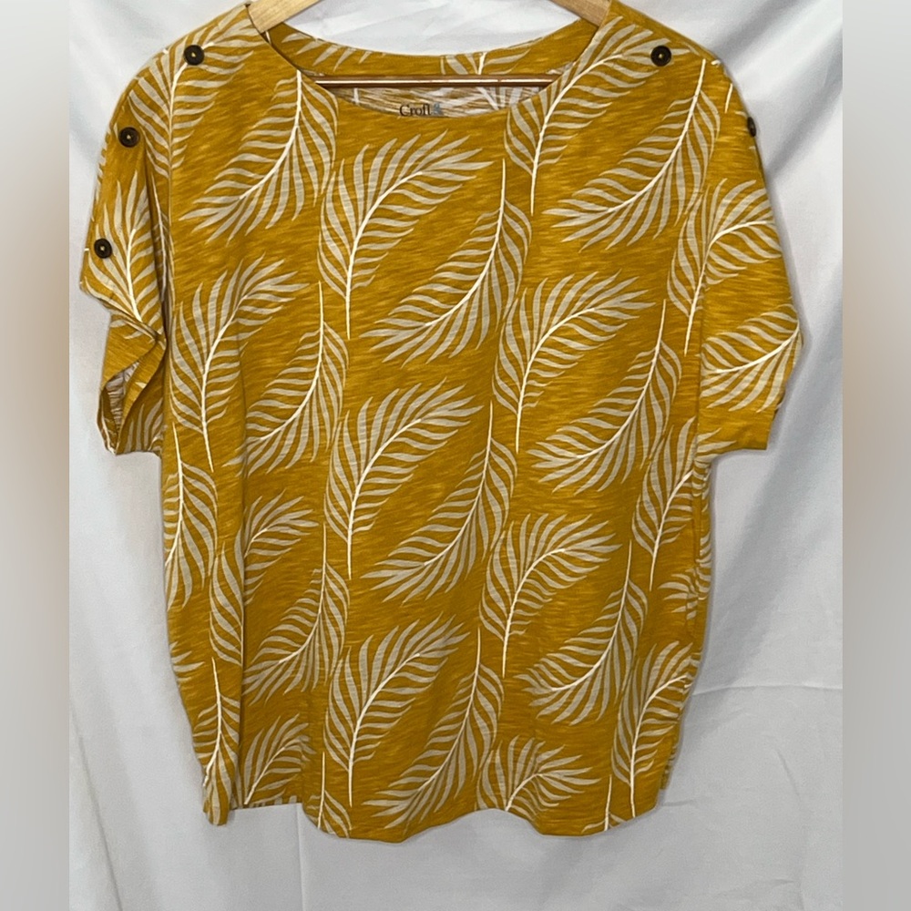 Croft & Barrow Gold Leaf Boxy Buttoned Accent Scoopneck Top Women